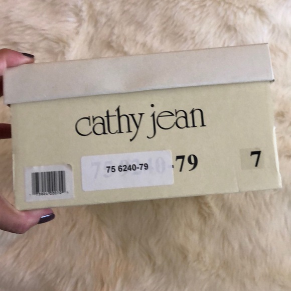 Cathy Jean brown heeled booties, NWOT! - Picture 5 of 5